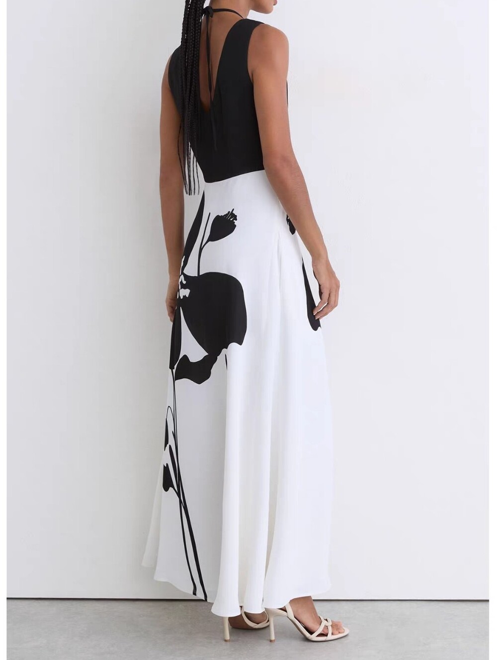Reiss Cecile Graphic Floral-Print Maxi Dress in Ivory/Black - Picture 5 of 6